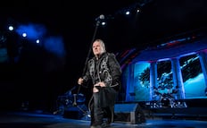 Miguel Mateos "le roba" pasos a Bad Bunny