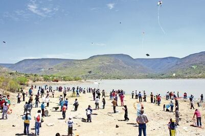 Vigilarán mil 200 policías Semana Santa   