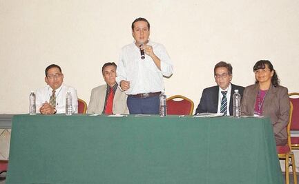 Capacita IMSS a delegados del país