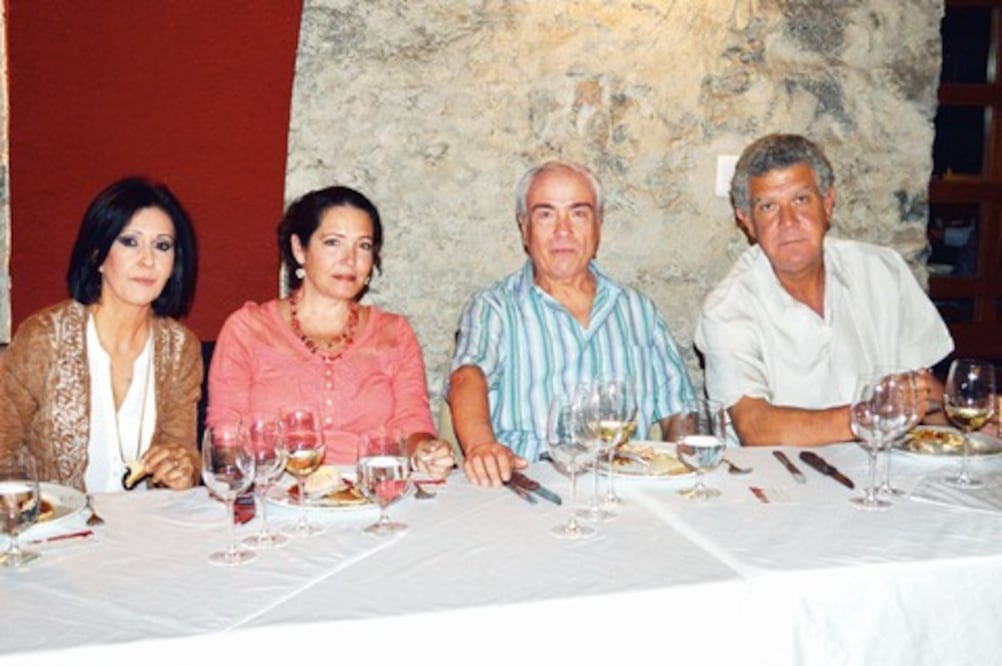 Disfrutan del buen vino