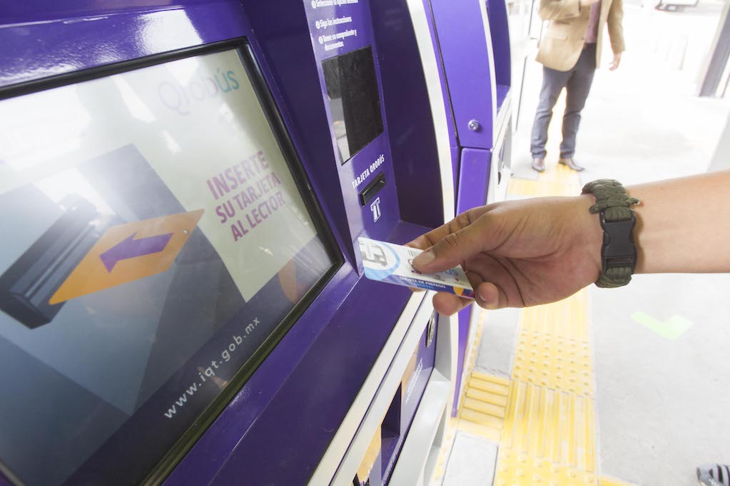 ¡Entérate! Ya podrás recargar tu acceso Qrobús con tarjeta de crédito o débito