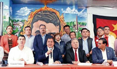 Candidato del PT declina a favor de Delfina en  Edomex