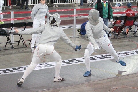 Tres medallas para espadachines locales