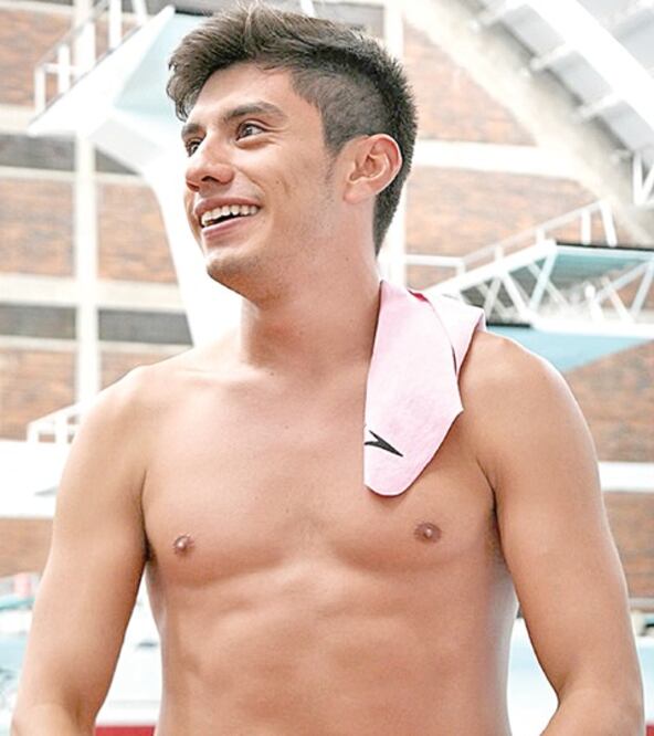 Paredes pone fin a “show” de clavados