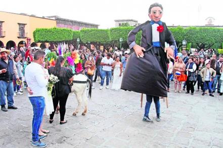 Callejoneada para brindar por el amor