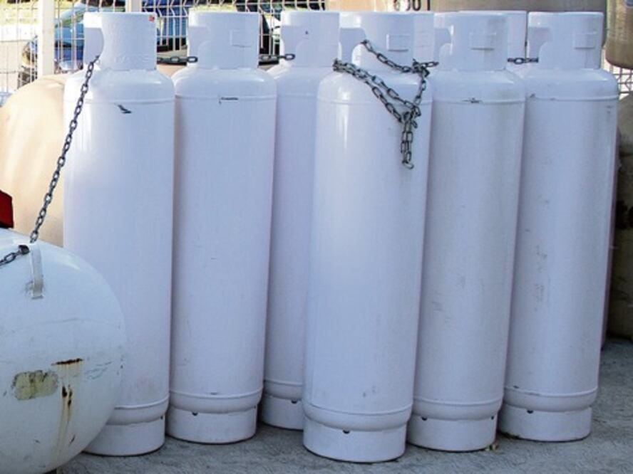 No cumplen con cambio de tanques