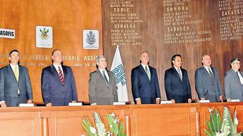 Calzada exhorta a rendir cuentas