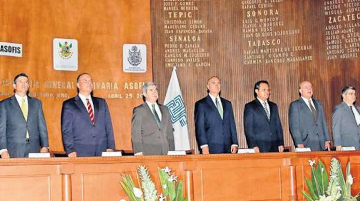 Calzada exhorta a rendir cuentas