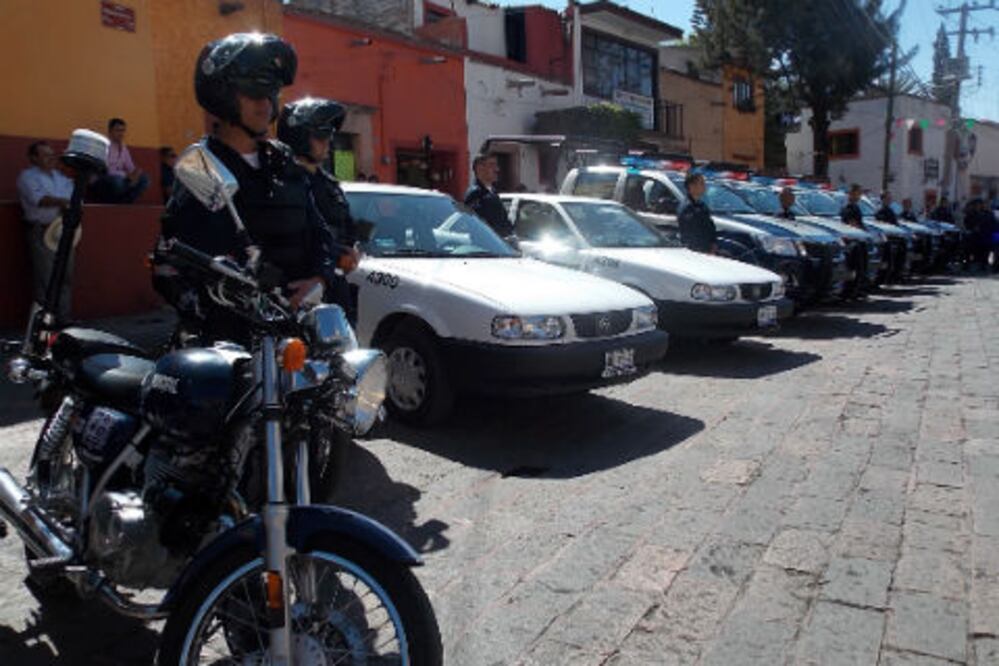 Entregan patrullas en El Marqués 