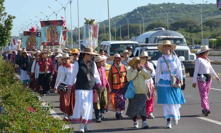 Acompañan a peregrinas 
