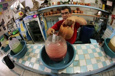 Güilo y pulque, tradiciones que la autoridad prohíbe 