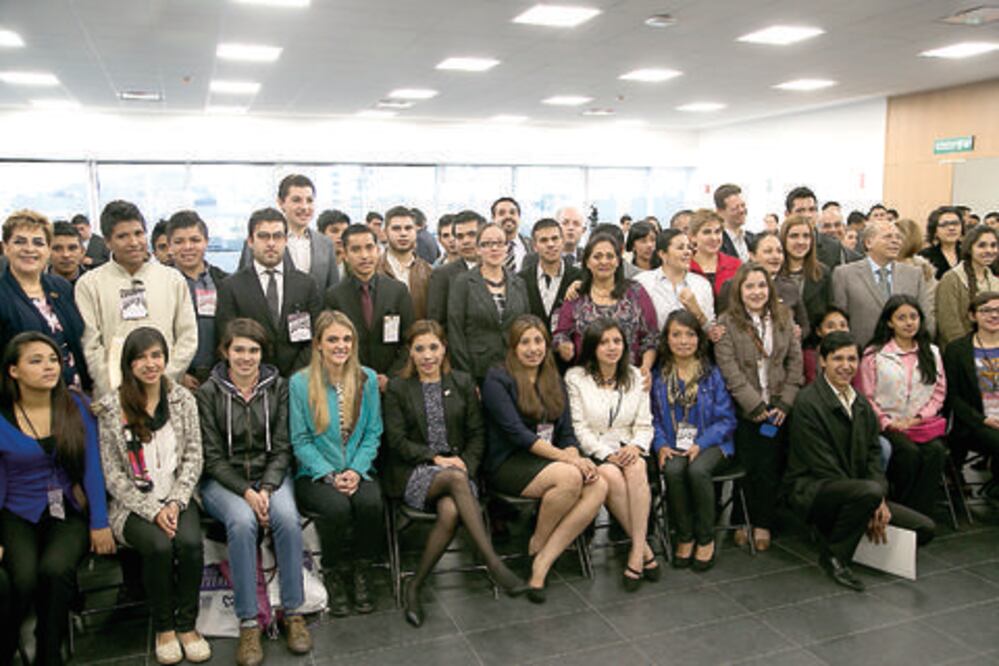 Inicia sexto Parlamento Juvenil