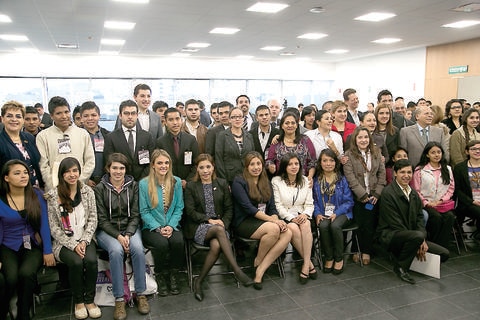 Inicia sexto Parlamento Juvenil