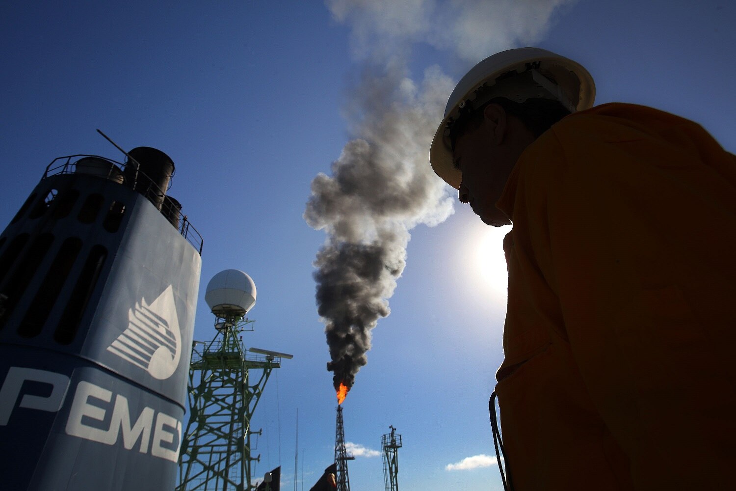 Pemex inicia inversión en exploración internacional