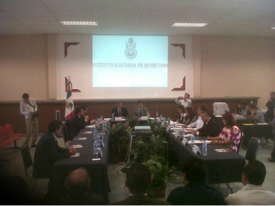 Atento IEQ a redistritación