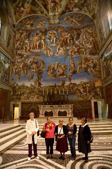 Doña Eugenia y su hija Caritina tuvieron un tour especial. FOTO: NOTIMEX