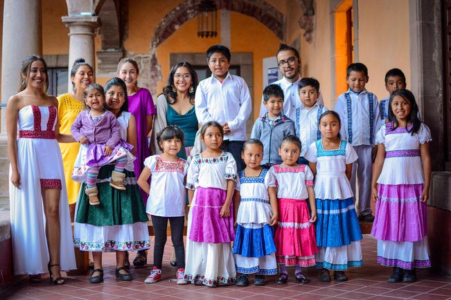  Niñas otomíes actúan en corto sobre bullying