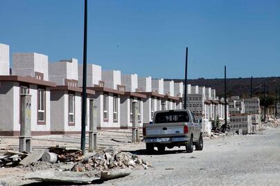 Edificarán 10 mil viviendas de bajo costo en la ZMQ 