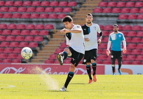 Gallos cierra el año con triunfo