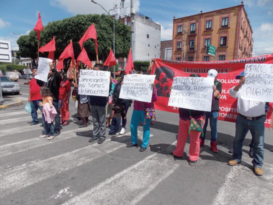 Ambulantes exigen ser reubicados en la Alameda Hidalgo