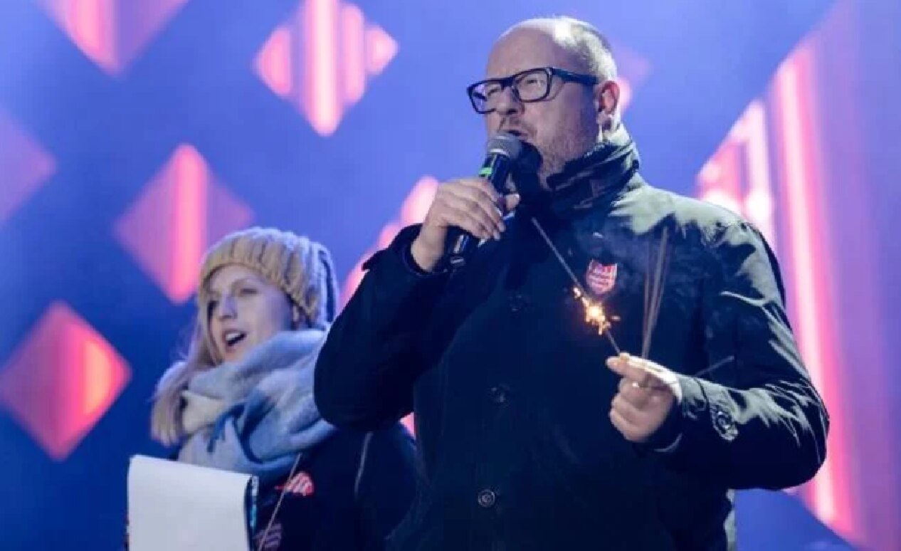 Alcalde de Polonia muere tras apuñalado durante un acto público