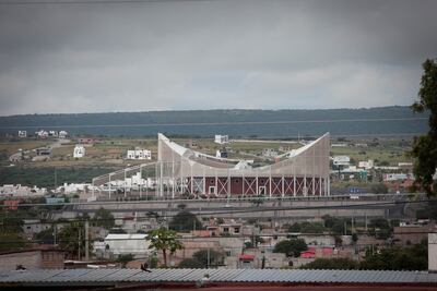 Frenan venta de lienzo charro