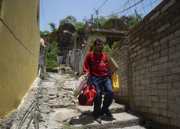 Aceleran desalojo de familias