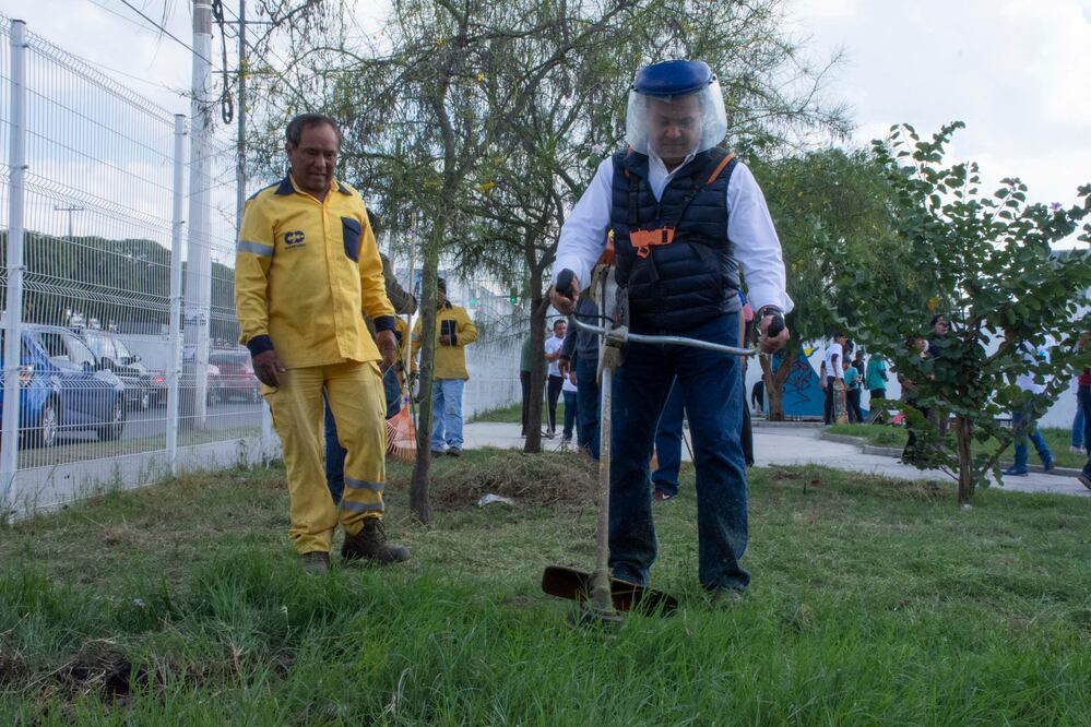 Crean galería de arte en Día del Voluntariado