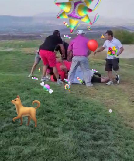 Pelea "fifí" de Zibatá desata memes en redes sociales