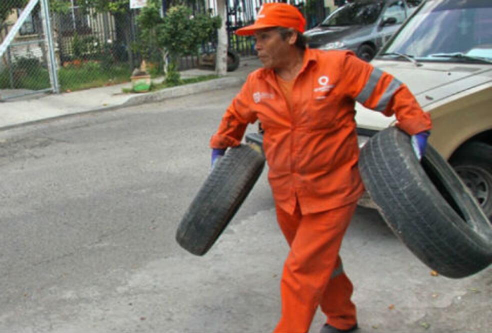 Trabajan en nuevos uniformes