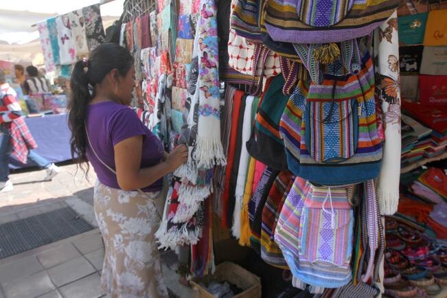 Protegerán los diseños artesanales de indígenas