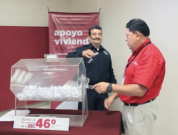 Realiza la SSC 46 sorteo de vivienda; detienen a hombre