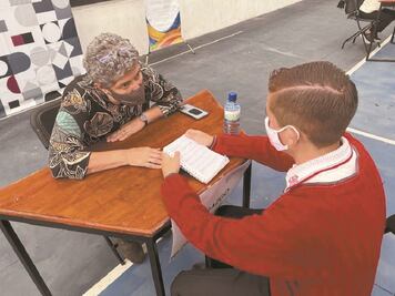 Unen a expertos con estudiantes