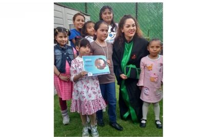 Tatiana recibe Doctorado Honoris Causa de la UNAM