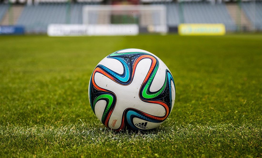 Niño de 12 años muere en pleno partido de futbol tras recibir un balonazo en España