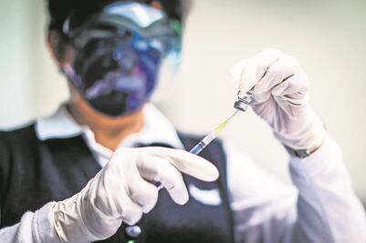 Suman 5,806 casos activos de coronavirus