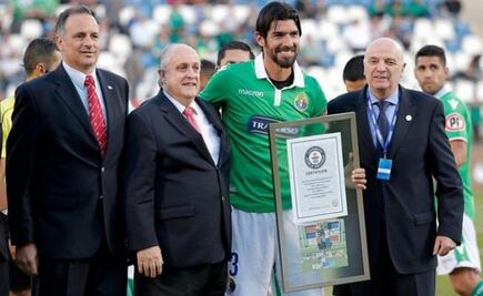 Sebastián “Loco” Abreu recibe premio Guinness