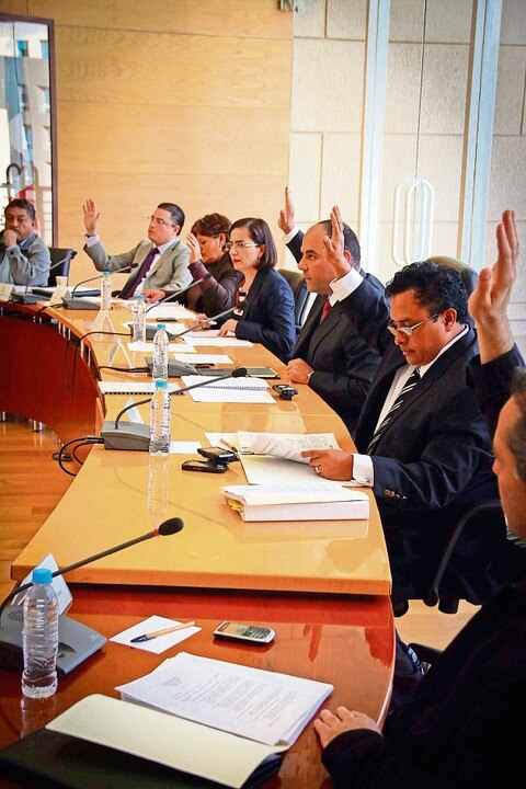 Aprueban regidores aumentarse prerrogativas