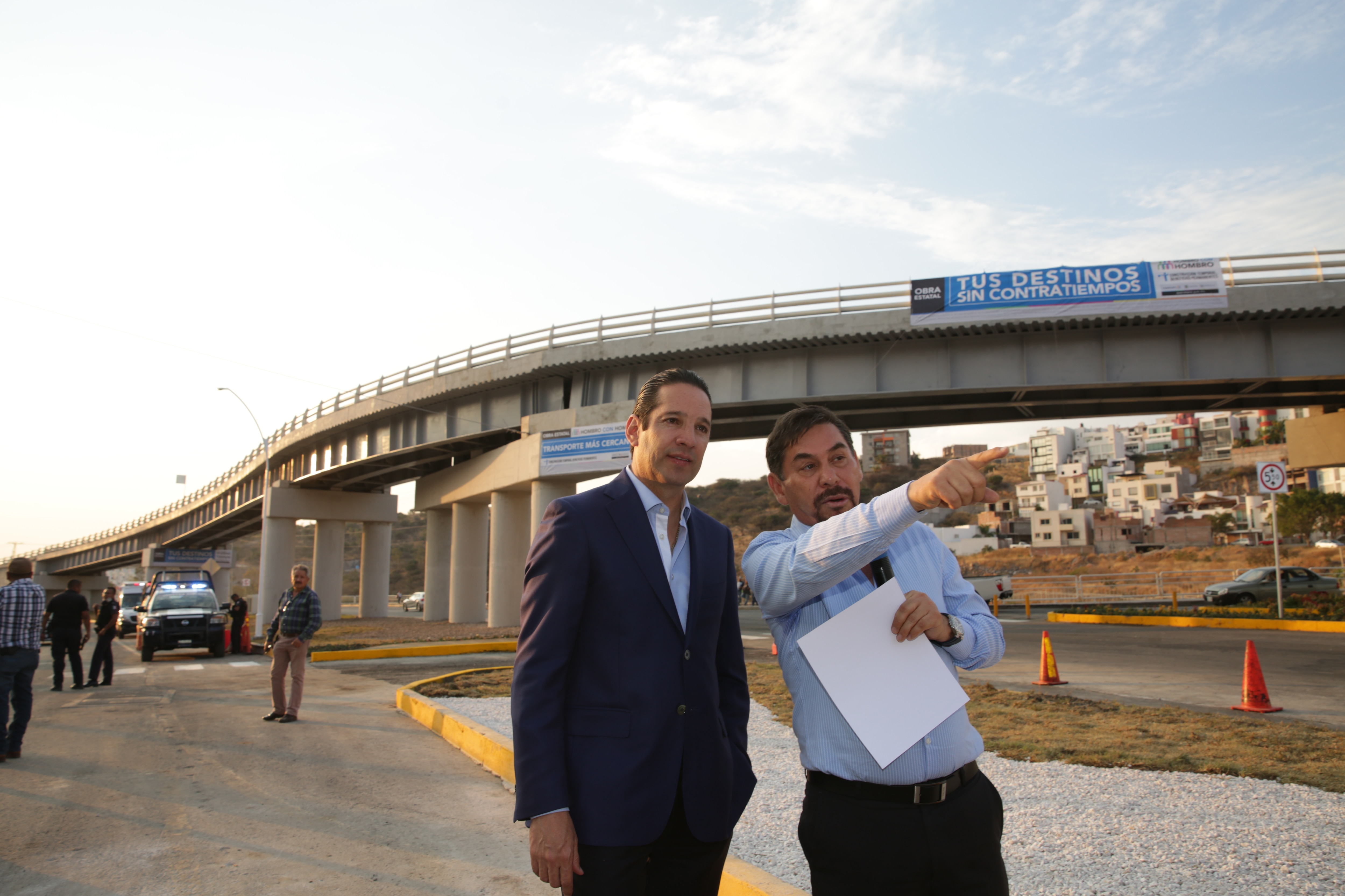 Domínguez entrega obra en El Mirador