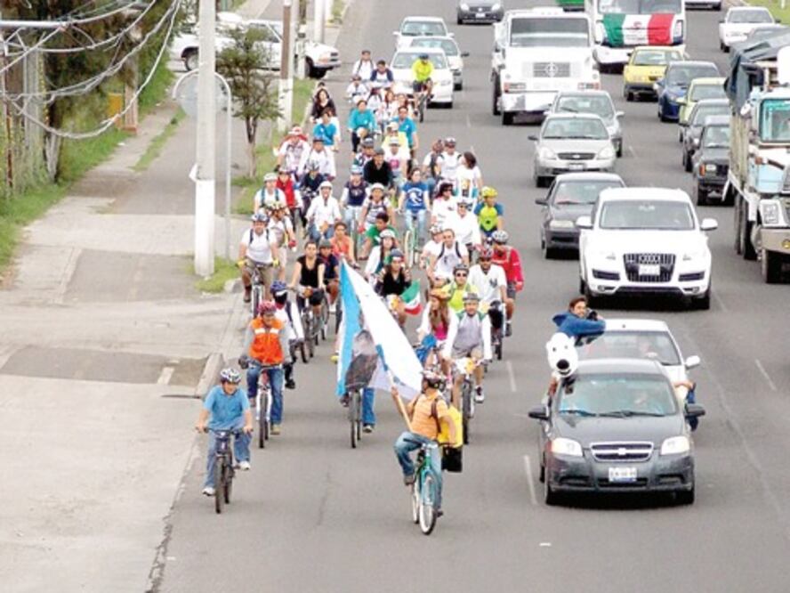 Con paseo ciclista, ONG pide apoyo