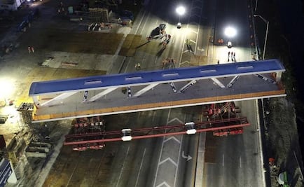 Así fue instalado el puente peatonal que colapsó hoy en Miami
