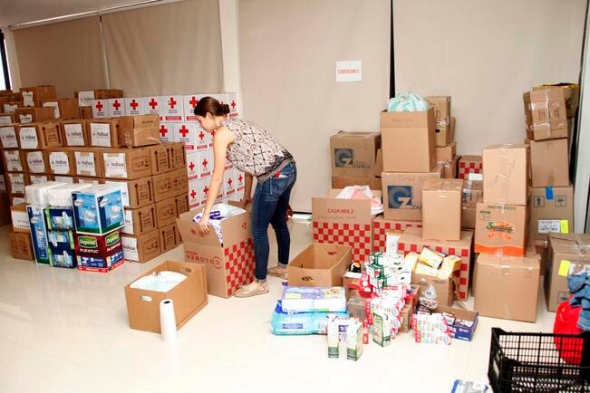 Fueron más de 100 voluntarios por día quienes se dieron a la tarea de realizar los trabajos necesarios para que la ayuda llegue a las manos que lo necesitan. (FOTOS: GUILLERMO GONZÁLEZ. EL UNIVERSAL)