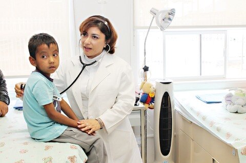 UMA lleva a cabo 140 consultas a la semana