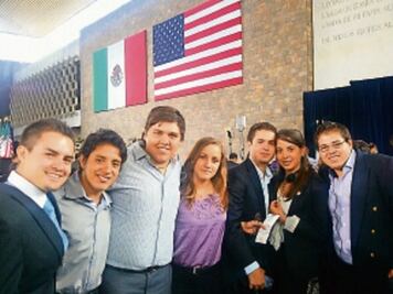 Asiste UAQ a reunión bilateral