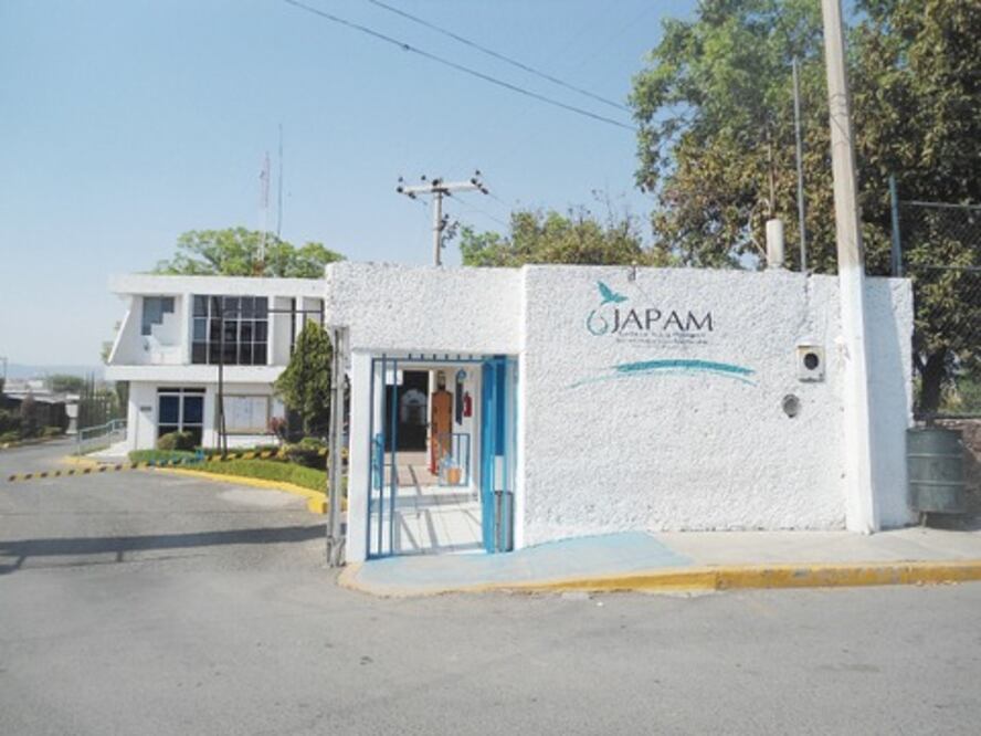 Pagarán deuda al IMSS con vehículos