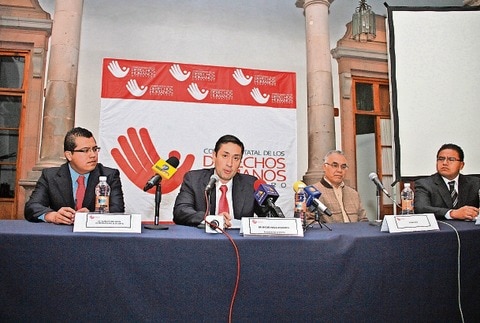 Recomienda CEDH a UAQ aceptar a alumno