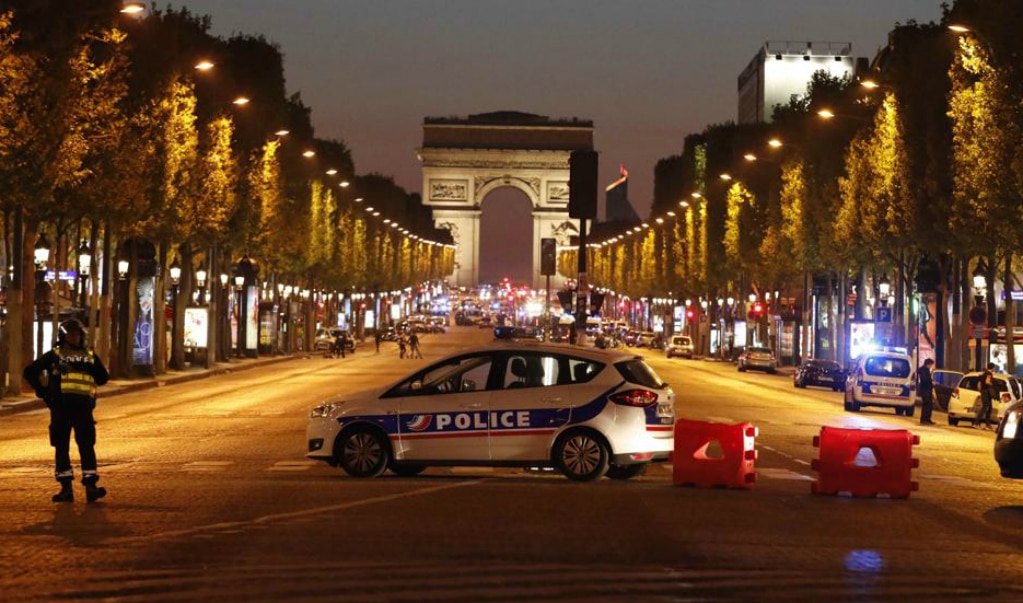 Al menos un policía muerto y otro herido por tiroteo en París
