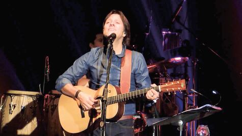 Hernaldo le canta a la nostalgia