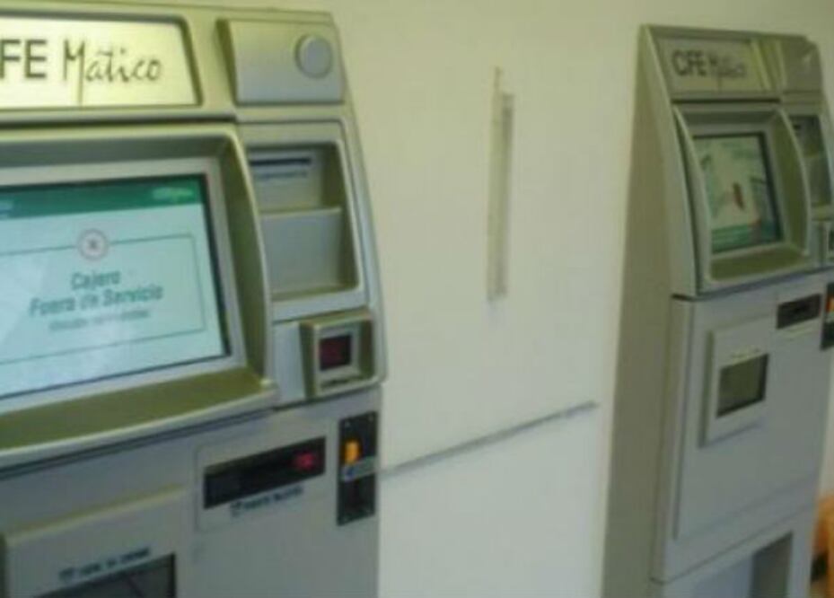 Roba a cajeros de la CFE