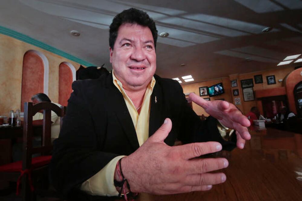 Alejandro Olvera indica que debe haber comunicación con las bases, situación que no ha ocurrido durante 10 años en los que Jesús Llamas ha estado al frente (VÍCTOR PICHARDO. EL UNIVERSAL)